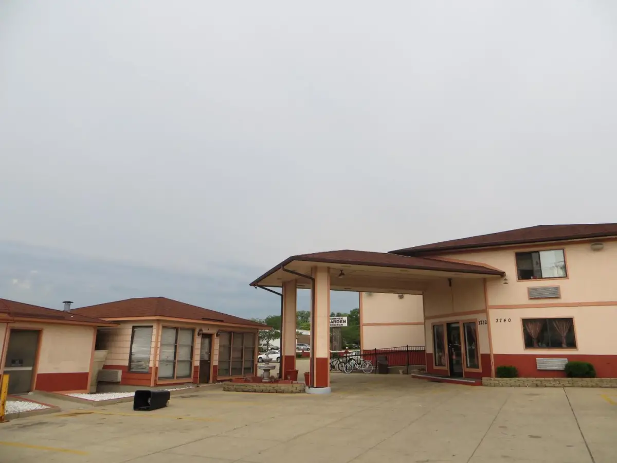 Gurnee Motel 8